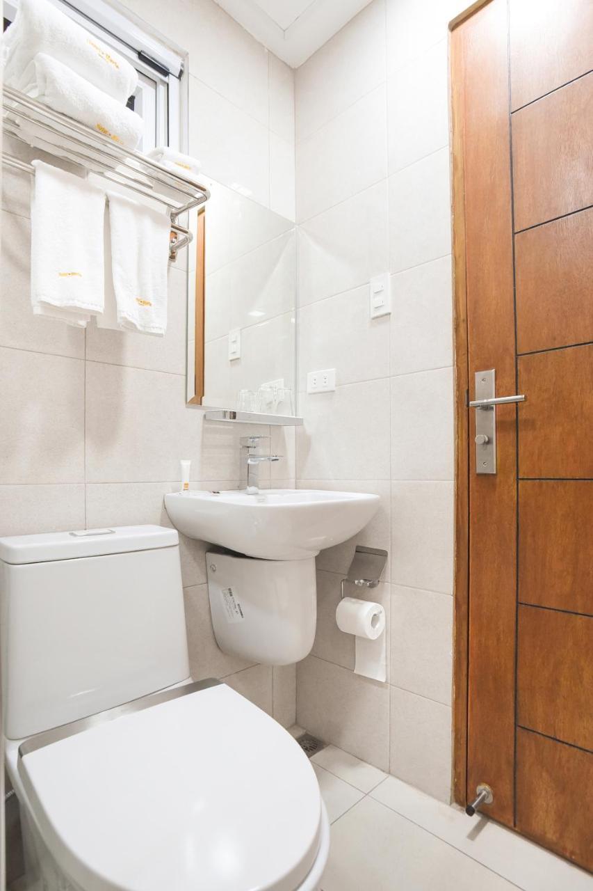Hotel Merlo Makati City Ngoại thất bức ảnh
